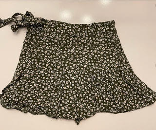 Falda Zara floral verde