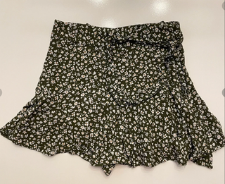 Falda Zara floral verde