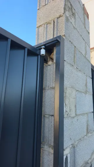 Puerta corredera metálica gris antracita 4x2metros