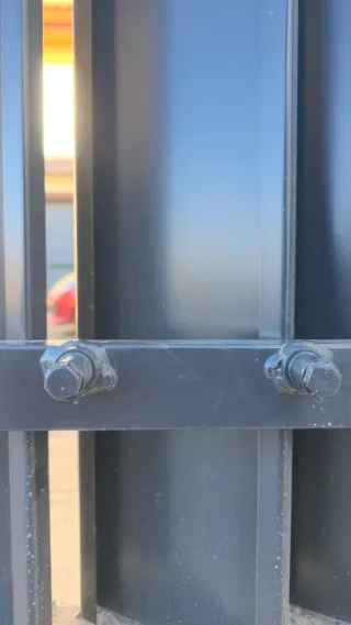 Puerta corredera metálica gris antracita 4x2metros