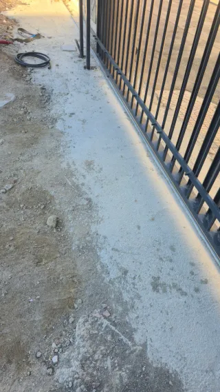 Puerta corredera metálica gris antracita 4x2metros