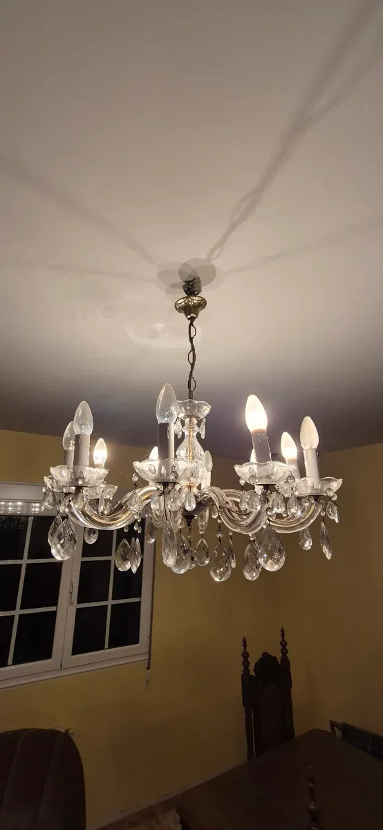 Lámpara de araña de cristal antigua