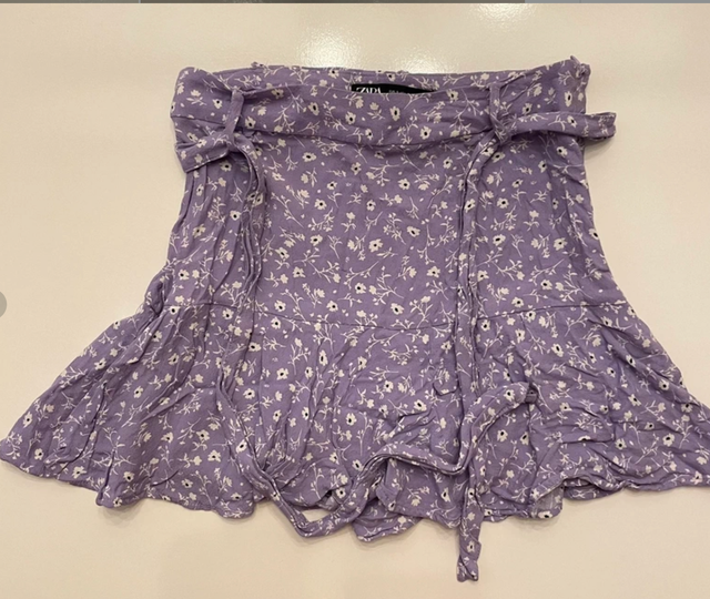 Falda pantalón Zara floral morada