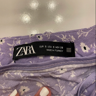 Falda pantalón Zara floral morada