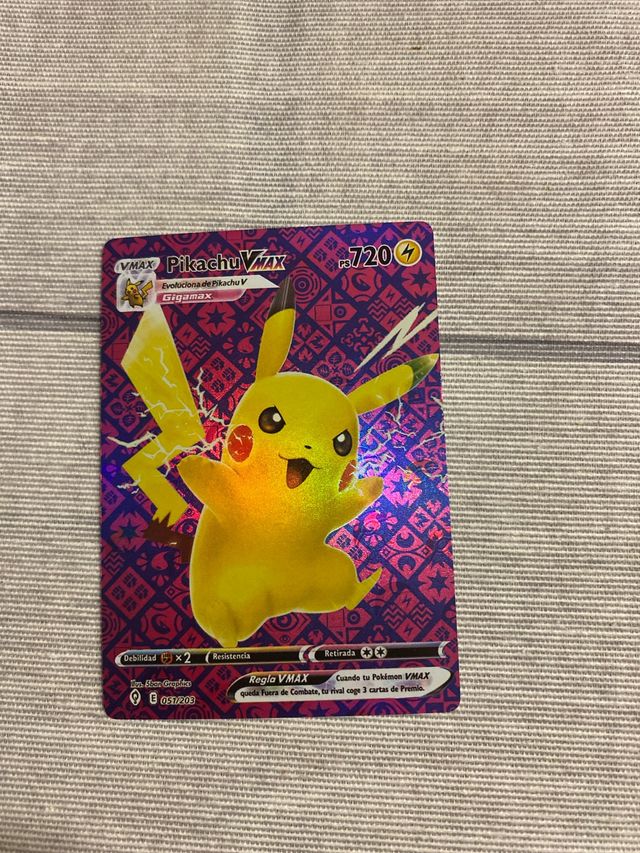 Carta Pokémon Pikachu VMAX 720 PS
