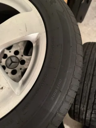 5 Llantas Mercedes 16” con Neumáticos