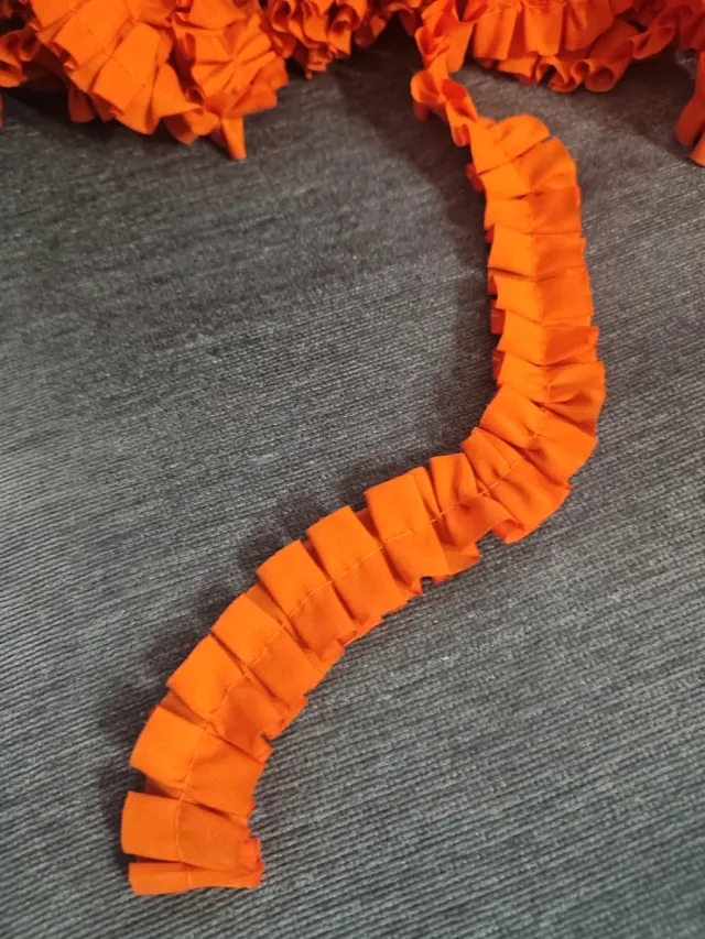 Mercería: Cinta plisada naranja