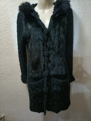 Chaqueta de punto con piel negra