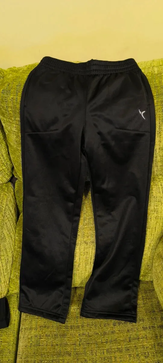 Chándal Decathlon Negro Talla 7-8, 123-130 cm.