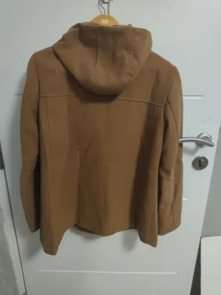 Gabardina con capucha marrón