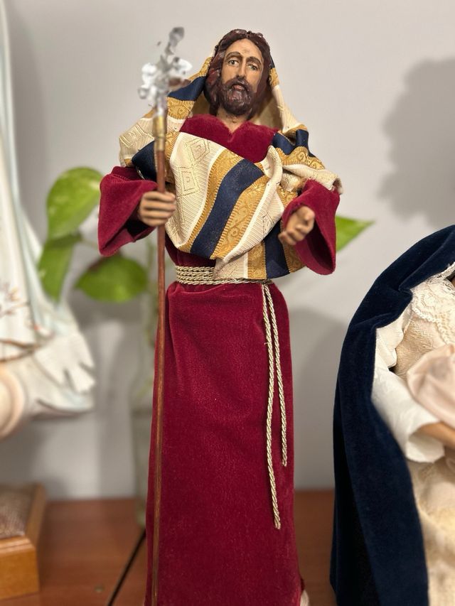 Belén antiguo de 40 cm aproximadamente. Es un Bel