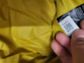 The North Face Chaquetón Negro y Amarillo