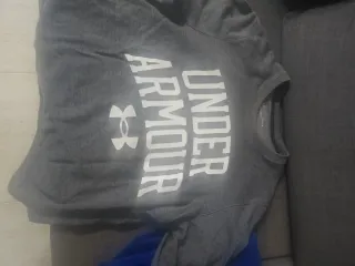 Sudadera Under Armour Talla M Gris comprada por 75