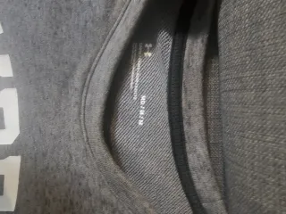 Sudadera Under Armour Talla M Gris comprada por 75