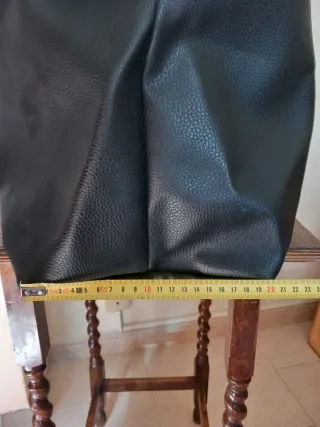 Bolso de piel El Caballo.