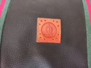 Bolso de piel El Caballo.