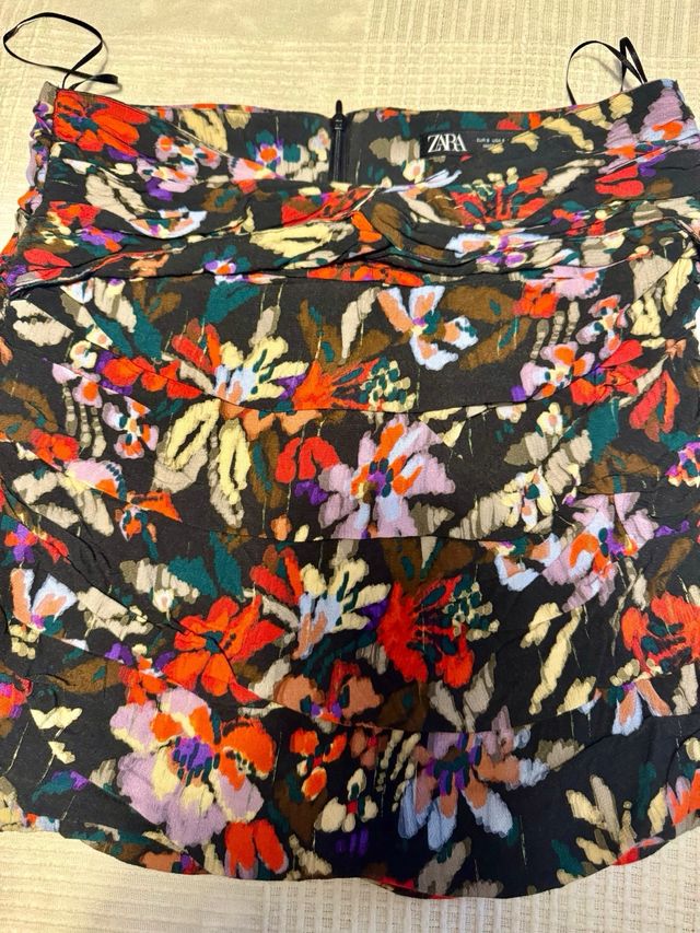 Minifalda estampada colores tendencia