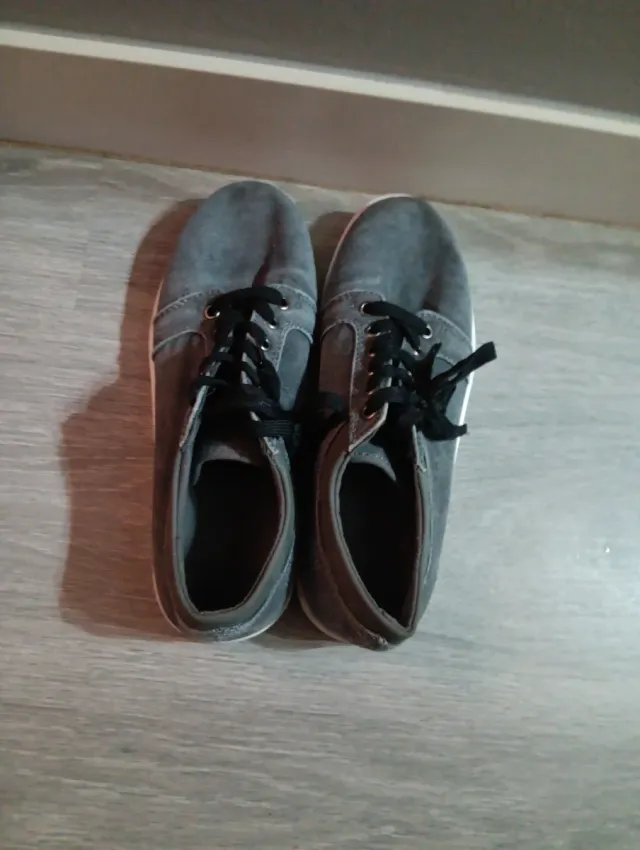Zapatillas casuales grises hombre