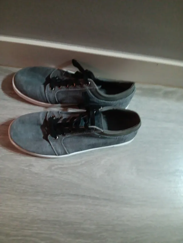 Zapatillas casuales grises hombre