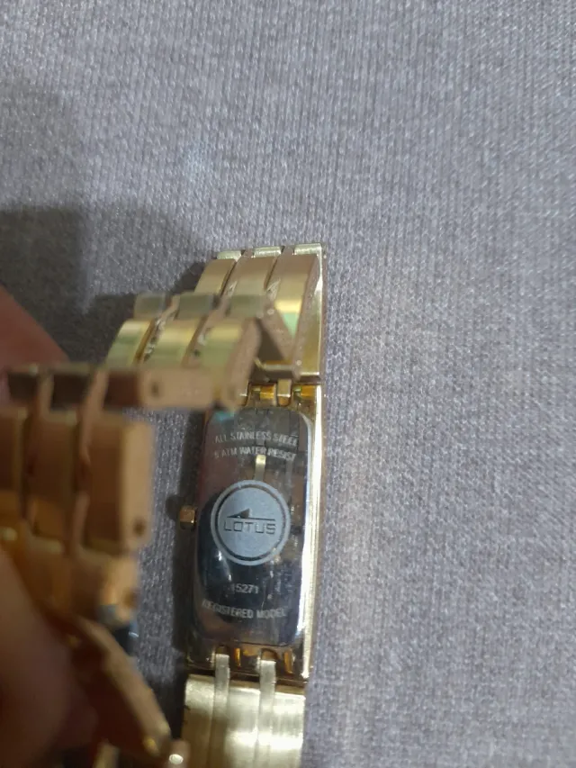 Reloj Lotus Mujer Dorado y Blanco