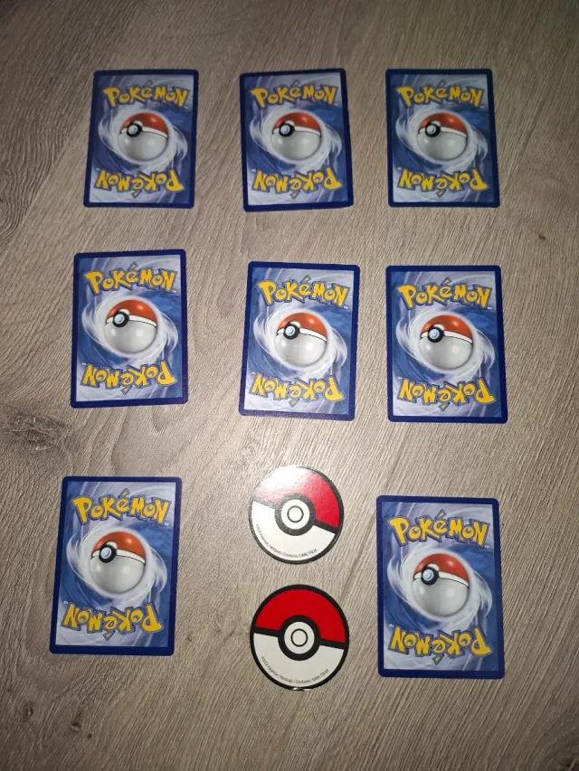 Cartas Pokémon: Pikachu, Bewear, Smeargle, Tynamo,