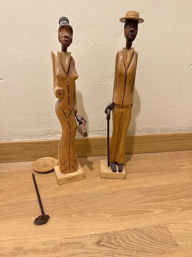 Pareja Figuras Madera Cubanos