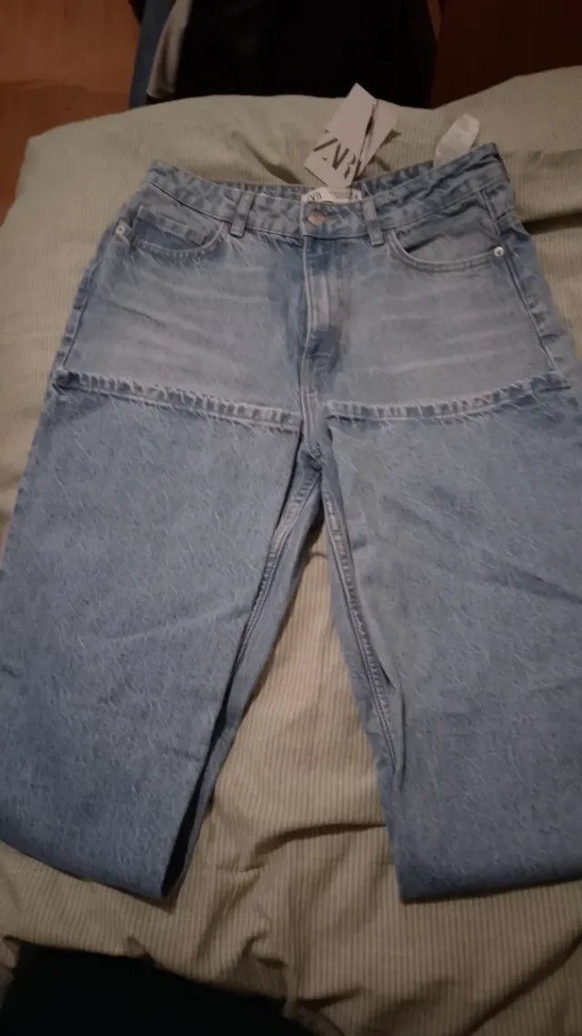 Pantalón vaquero Zara azul