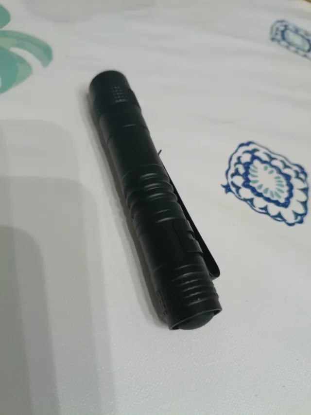 Linterna UV Portátil Negra