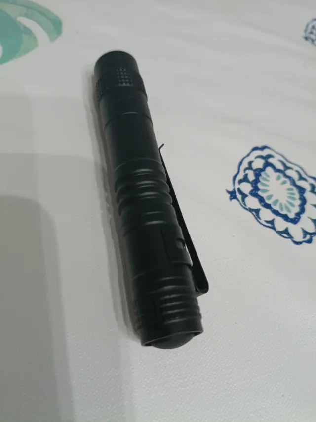 Linterna UV Portátil Negra