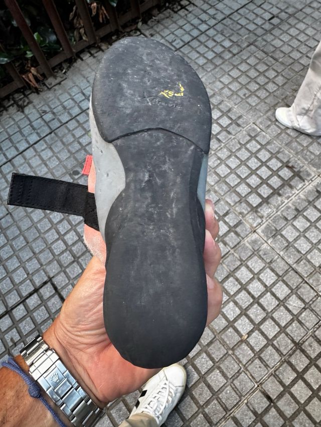 Pies de gato niño creo talla 33