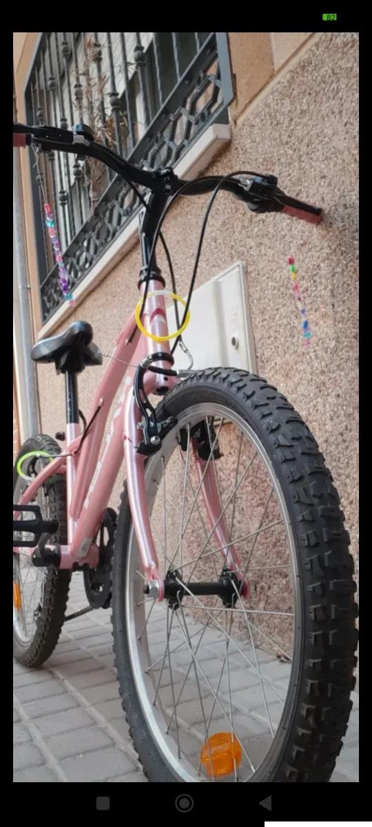 Bicicleta Niña Rosa. Frenos Shimano