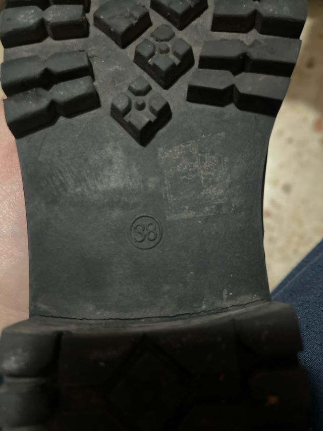 Stivali alti neri con lacci