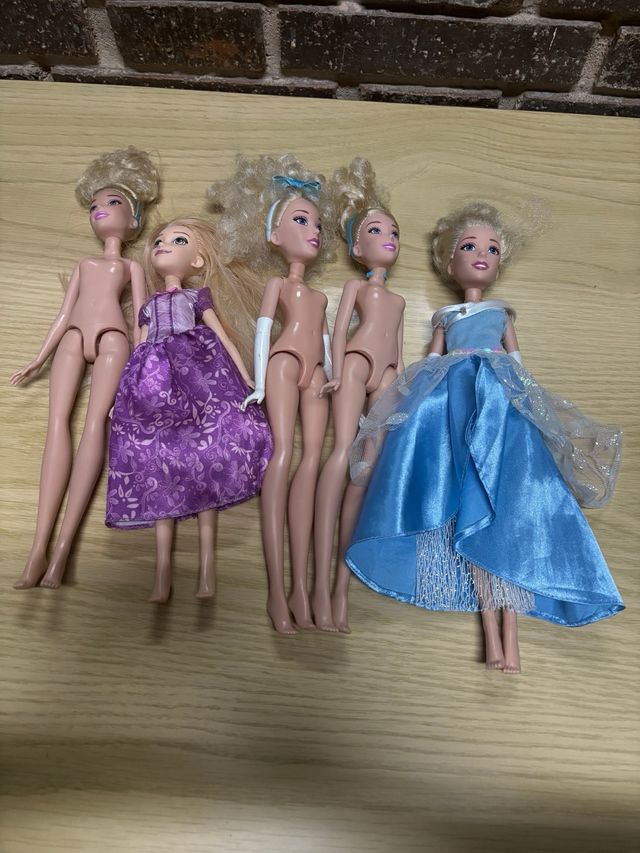 Lote Bonecas Disney - Cinderela + Rapunzel