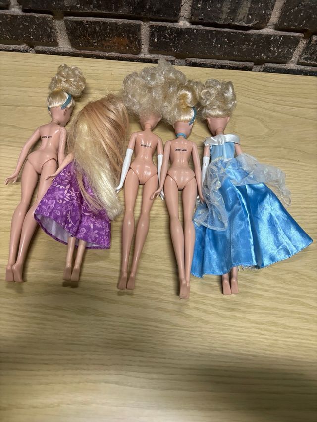 Lote Bonecas Disney - Cinderela + Rapunzel