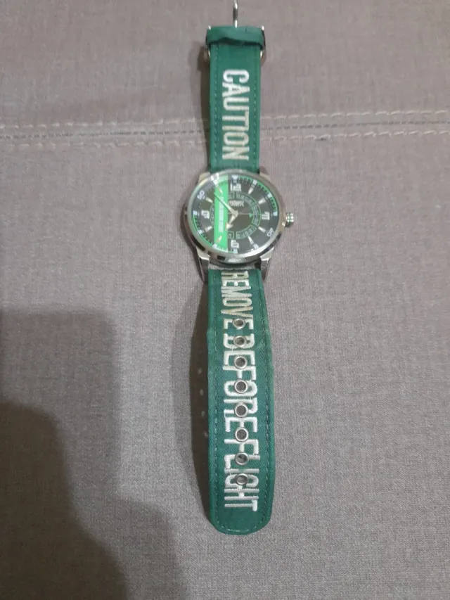Reloj Aviador Verde CAUTION