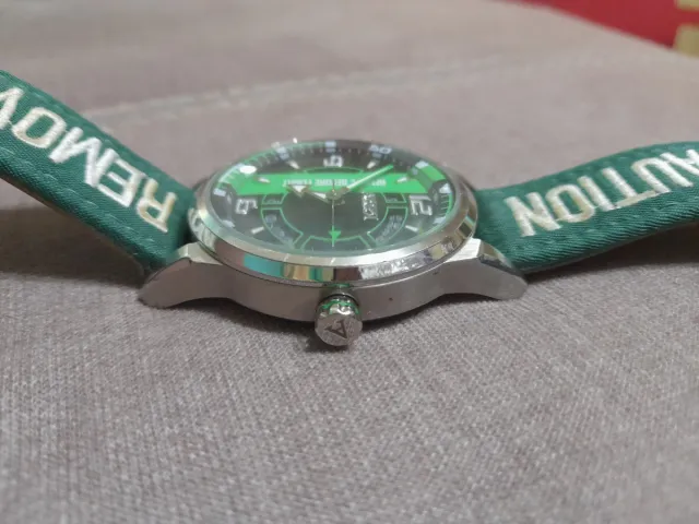 Reloj Aviador Verde CAUTION
