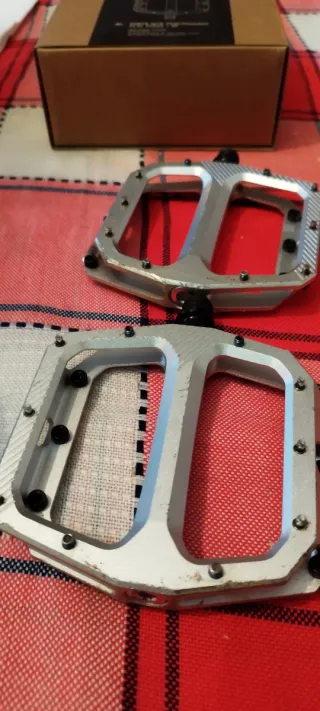 Pedali da piattaforma Canyon per MTB