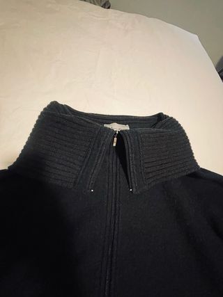 Chaqueta acampanada negra