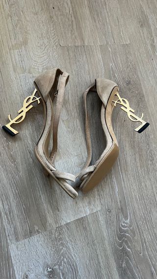 Sandalias Saint Laurent Beige y Doradas