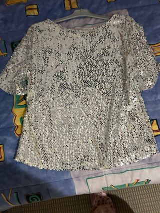 Camiseta plateada lentejuelas