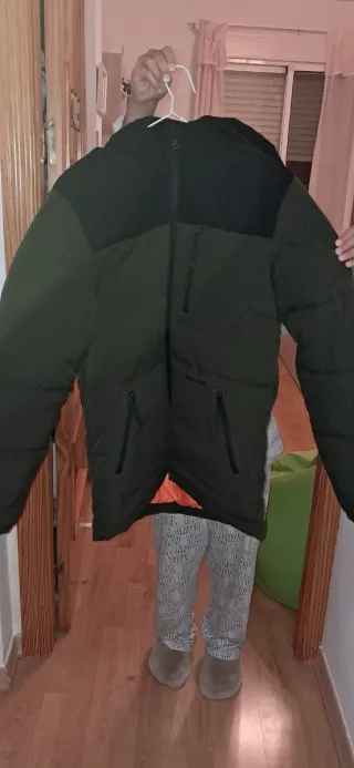 Abrigo Jack & Jones verde y negro T.176