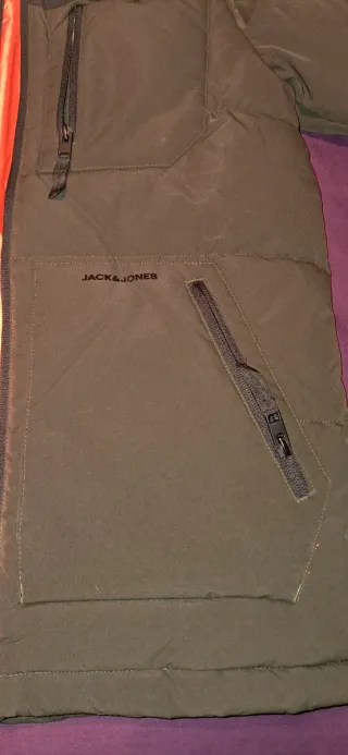Abrigo Jack & Jones verde y negro T.176