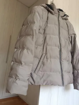 Abrigo anorak acolchado con capucha