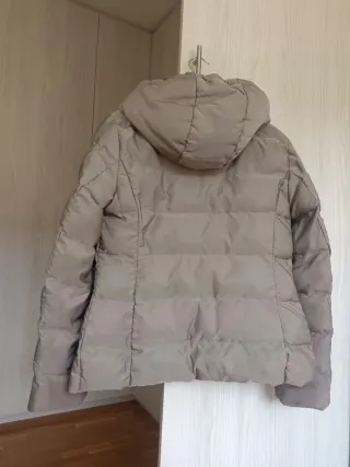 Abrigo anorak acolchado con capucha