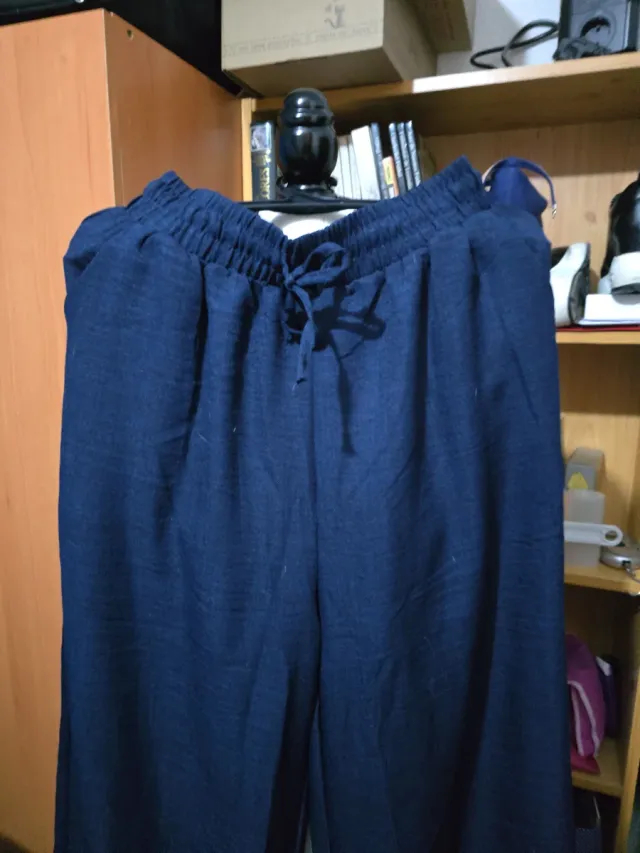 Pantalón azul marino de verano