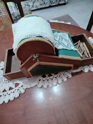 Bolillero artesanal antiguo de madera- pieza única