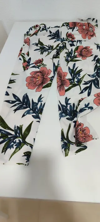 Pantalón estampado floral mujer