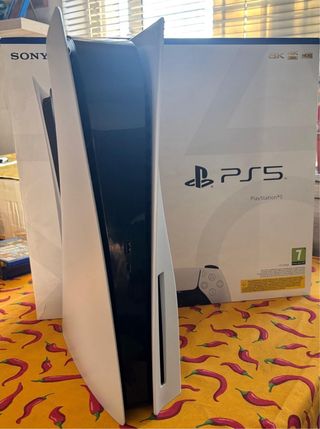 PlayStation 5 con 3 giochi (no controller)