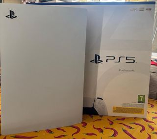 PlayStation 5 con 3 giochi (no controller)
