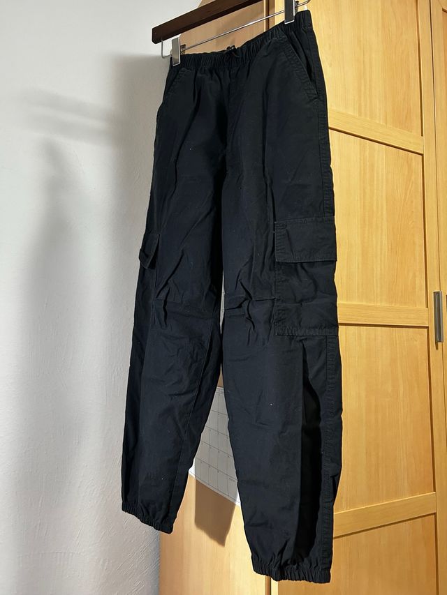 Pantalones cargo negros